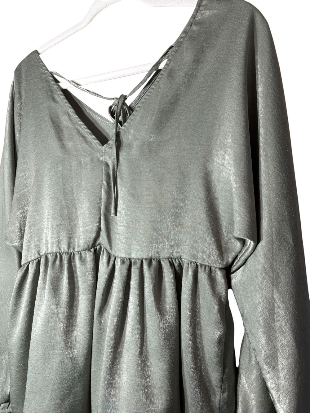 SAVANNA JANE | Womens Sage V-Neck Peplum Babydoll Blouse S Boho Shimmer Tie Back - Picture 11 of 11